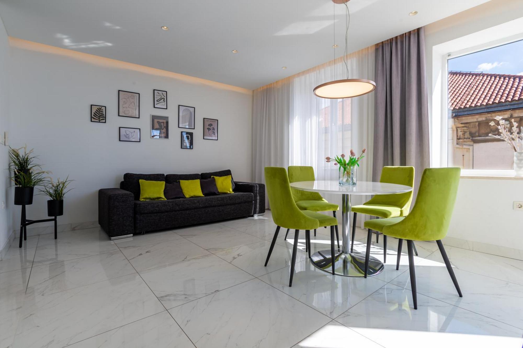 Apartments & Rooms Graso スプリト 部屋 写真